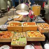 Eastin Hotel| Deluxe King Room | Breakfast x2