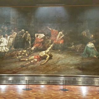 พิพิธภัณฑ์ห้องสมุดฟิลิปปินส์ (Museo-Biblioteca de Filipinas) ซึ่งก่อตั้งขึ้นเมื่อวันที่ 12 สิงหาคม ค.ศ. 1887 โดยพระราชกฤษฎีกาของรัฐบาลสเปน ถือเป็นต้นแบบของพิพิธภัณฑ์แห่งชาติฟิลิปปินส์ อย่างไรก็ตาม พิพิธภัณฑ์แห่งนี้ถูกยุบในปี ค.ศ. 1900 เมื่อสหรัฐอเมริกาเริ่มเข้ายึดครองฟิลิปปินส์ พิพิธภัณฑ์ชาติพันธุ์วิทยา ประวัติศาสตร์ธรรมชาติ และการพาณิชย์บนเกาะ (Insular Museum of Ethnology, Natural History, and Commerce) ซึ่งเปิดทำการเมื่อวันที่ 29 ตุลาคม ค.ศ. 1901 ถือเป็นต้นแบบโดยตรงของพิพิธภัณฑ์แห่งชาติ

พิพิธภัณฑ์แห่งชาติ ซึ่งเป็นหน่วยงานที่รัฐบาลเป็นเจ้าของ เป็นสถาบันการศึกษา วิทยาศาสตร์ และวัฒนธรรม#สมบัติแห่งชาติ สถาปัตยกรรม และสิ่งประดิษฐ์ทางวัฒนธรรมและประวัติศาสตร์ ที่แสดงถึงมรดกทางวัฒนธรรมอันโดดเด่นของชาวฟิลิปปินส์และประวัติศาสตร์ธรรมชาติของประเทศ#tripblazers
#ชื่นชมศิลปะ #สมบัติแห่งชาติ