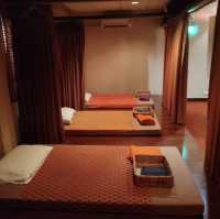 Laks Thai Massage ร้านสปาใจกลางกรุง
