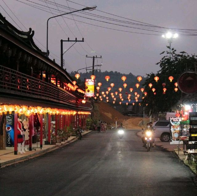 จิบชา​ ล่องแพ​ บ้านรักไทย