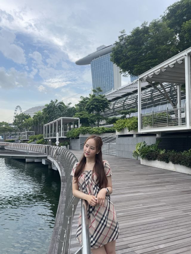 싱가포르의 도시적 풍경을 즐길 수 있는 마리나베이샌즈🏙