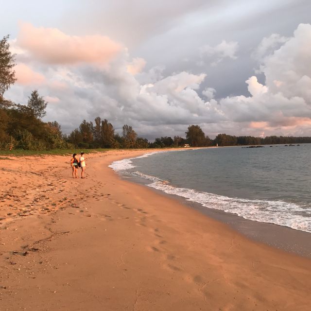 โรงแรมที่มีชายหาดสวยมากแห่งหนึ่งในเขาหลัก
