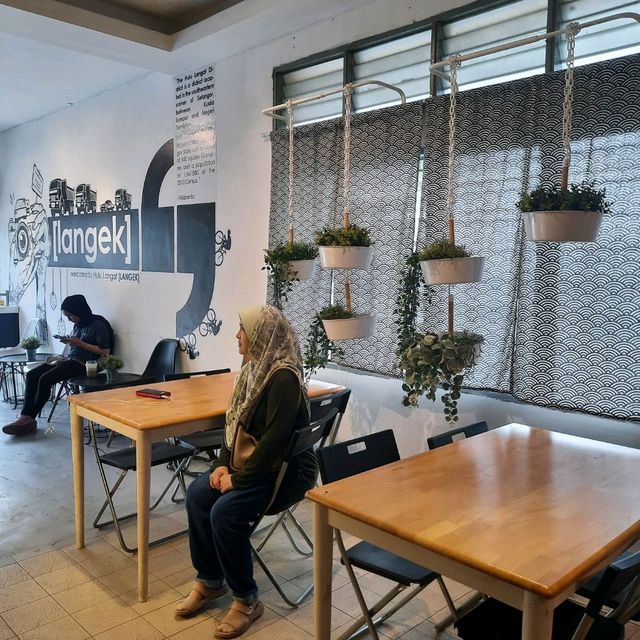 Langek cafe for coffee and desserts 🍨 