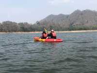 เล่นน้ำแถมพายเรือคายัคที่เขื่อนแม่งัดสมบูรณ์ชล🛶
