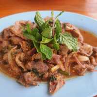 คุณหนึ่งฤทัย ไก่ย่างเขาสวนกวาง 