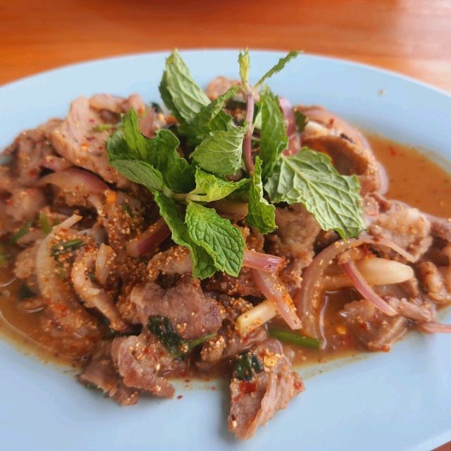 คุณหนึ่งฤทัย ไก่ย่างเขาสวนกวาง 