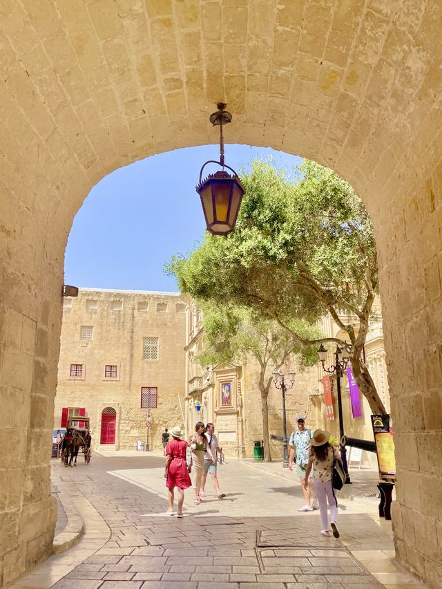 【マルタ🇲🇹】進撃の巨人の舞台！