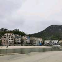 Waterfront and beach walk in Xunliao Bay