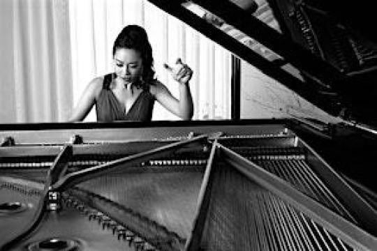 Season 30 Bach to Mozart: Fanya Returns | The Klein Center for the Performing Arts