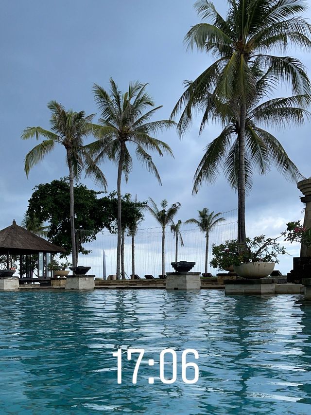 Conrad Bali - Deluxe King Ocean Front