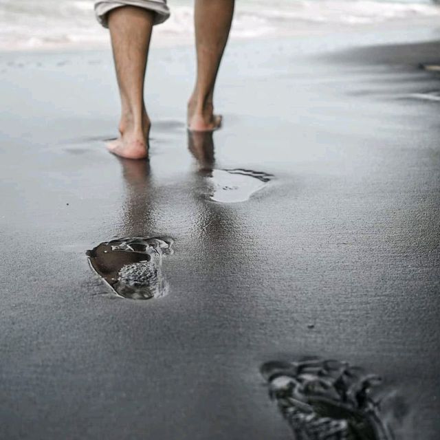 BLACK SAND BEACH THAILAND