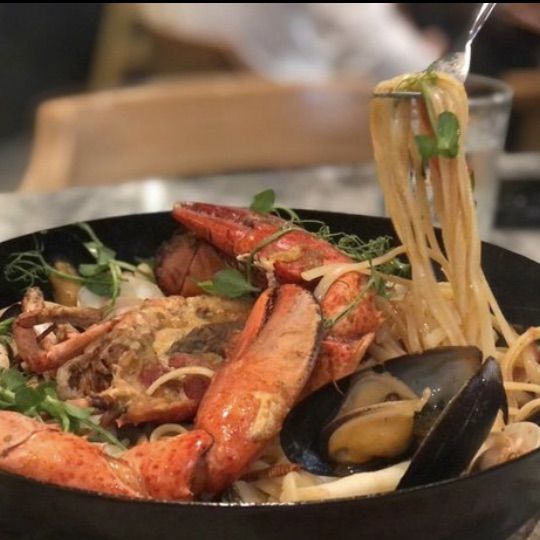 極品龍蝦享受｜原隻龍蝦啖啖肉