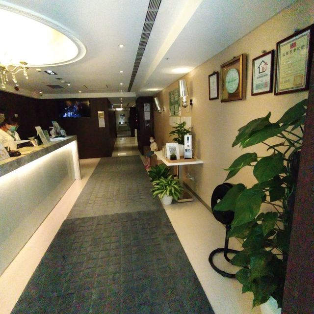 洛碁大飯店官網活動，疫苗專案平日1322元入住行政大床房
