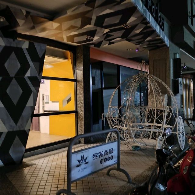 台中雀客快捷旅店，乾淨省錢離逢甲近，商務首選