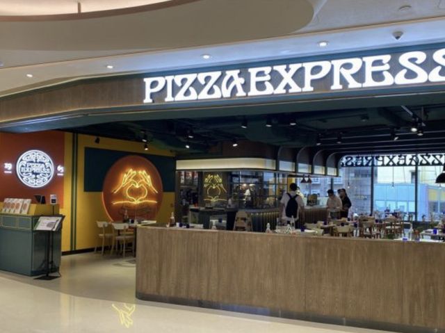 親子餐廳感覺嘅Pizza Express