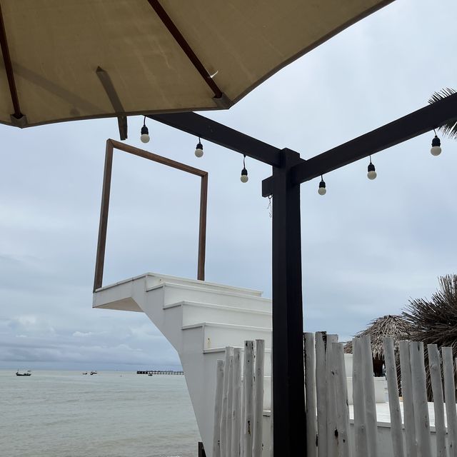 Cafe & Restaurant beachfront ใกล้สนามบินอู่ตะเภา