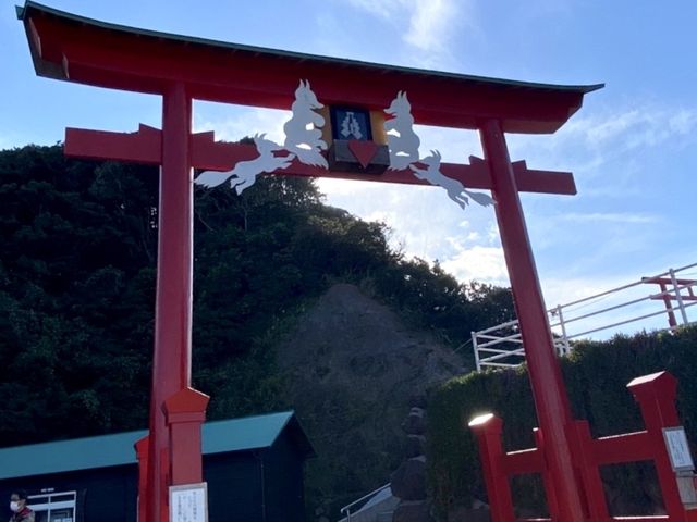 山口観光⛩赤青緑のコントラストが美しい👏👏【元乃隅神社】