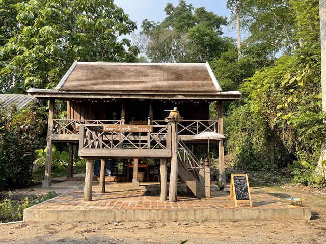 ตาดร้อยครัว ຕາດຮ້ອຍຄົວ Green Jungle Park