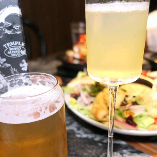 世貿超狂餐酒館隱寺餐酒館，香爐、涼亭、藥櫃全搬進餐廳內！