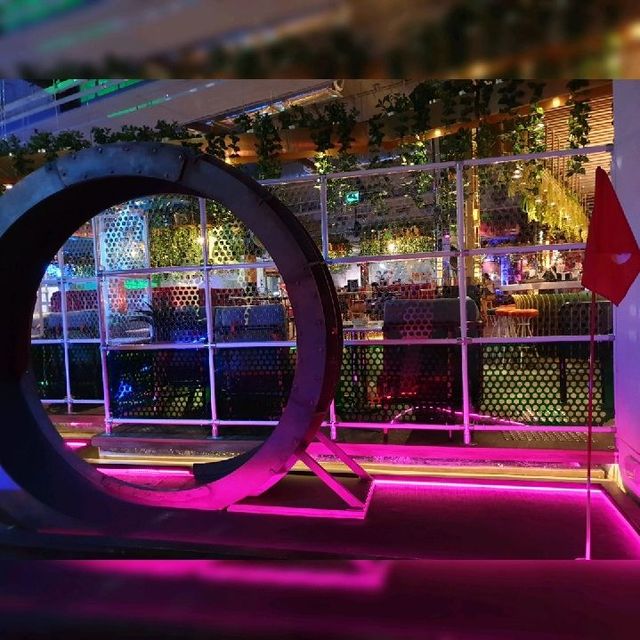 Fun indoor mini golf experience