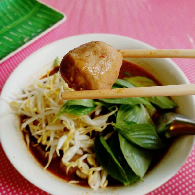 ก๋วยเตี๋ยวเรือเนื้อ..ยืนหนึ่งในหาดกมลา