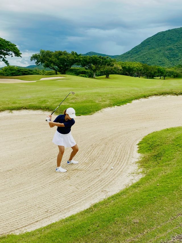 Beach 🏖 and Golf ⛳️ Sheraton Yalong Bay 