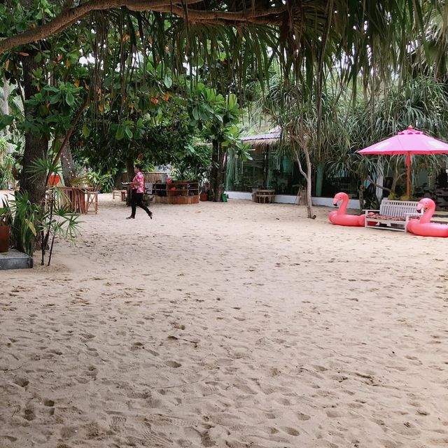 คาเฟ่ ฮูล่าบีชคลับ ขนอม