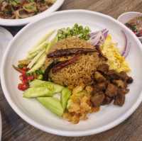 ร้านยำแซ่บ สาขาฟิวเจอร์