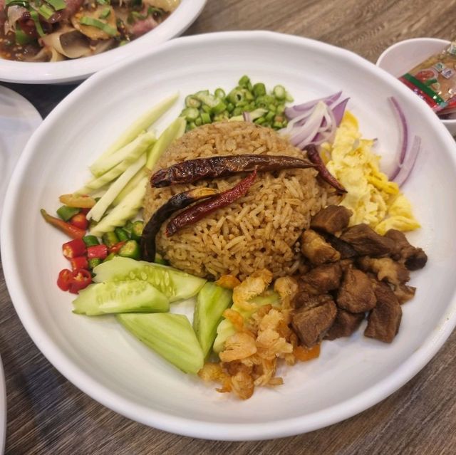 ร้านยำแซ่บ สาขาฟิวเจอร์