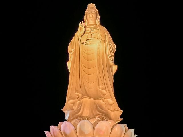 다낭 밤에가면 더 예쁜 영흥사