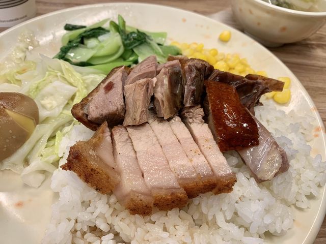 小巨蛋人氣燒臘 - 香港陳記燒臘便當粥麵