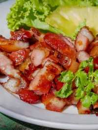 ร้านลับริมทะเล ที่คนภูเก็ตรู้จักกันดี