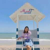 Miss T bar & Cafe @hua hin 💜💛🧡💙🏝🌊