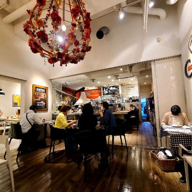 本格ナポリピッツァが食べれる【クオーレルディーノ】⭐