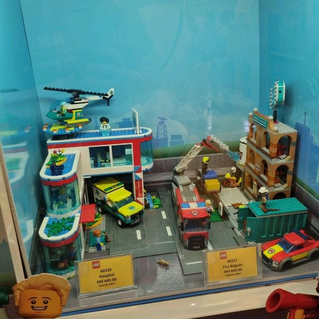 The LEGOLAND BIG Toyshop(Photo Ed)
