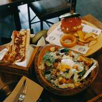 Rock Me Burger - ร้านเบอร์เกอร์สุดฮิตชาวเชียงใหม่