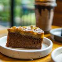 คาเฟ่ซ่อนตัวอยู่ท่ามกลางป่าเขาธรรมชาติ