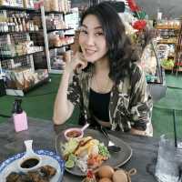 มื้อกลางวันอร่อยๆที่ "บ้านรวยสุข" 