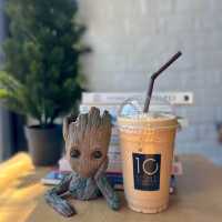 10 SCALE CAFE : คาเฟ่เล็กๆ ซอยมังกร 