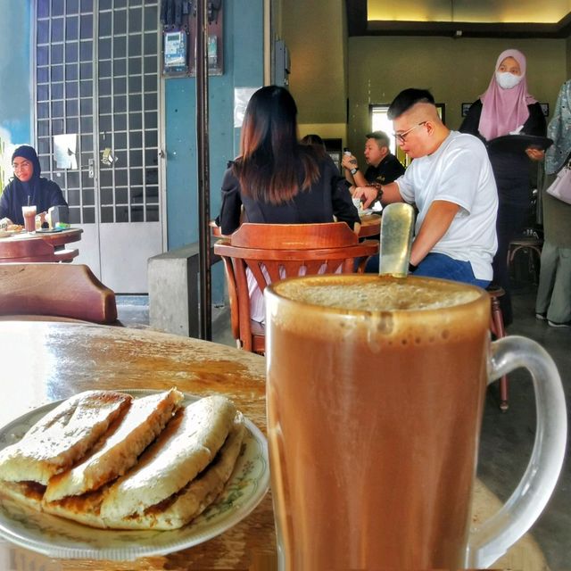 Breakfast at Sam Kee Kopitiam, Muar.