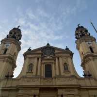 Pray at Theatine