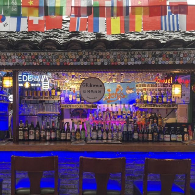 East meets West in Tianzifang  