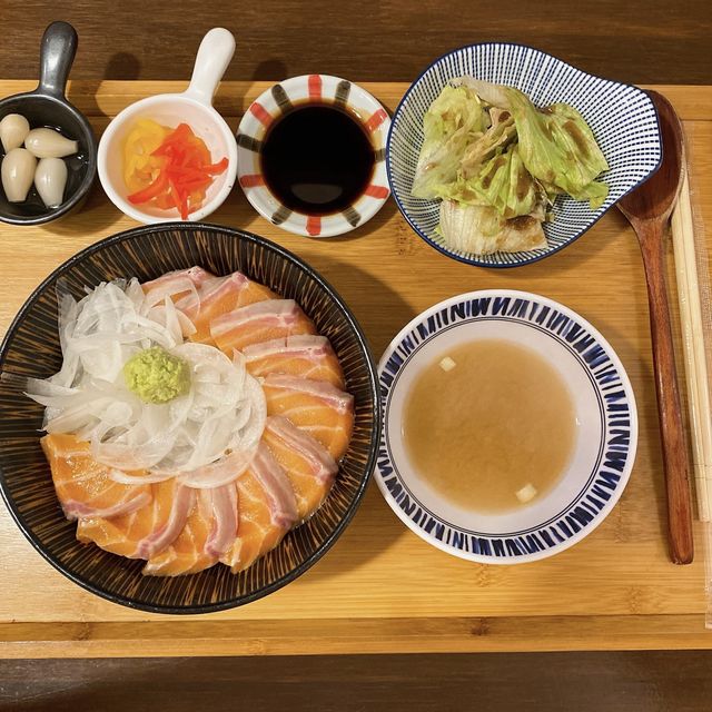 [부산 서면] 연어덮밥이 정말 맛있는 ‘각방’