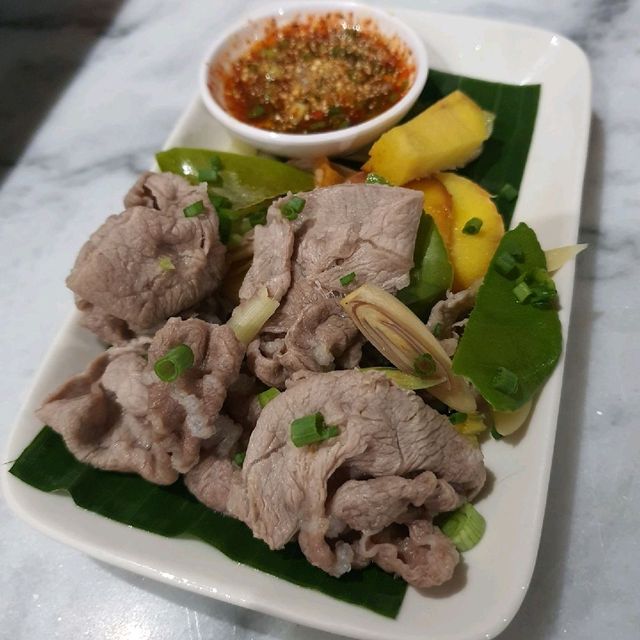 Noir - นัวร์ (นัวน์) 