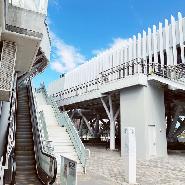 沿路美景令人著迷｜真愛碼頭輕軌｜車上吹冷氣賞風景好舒服