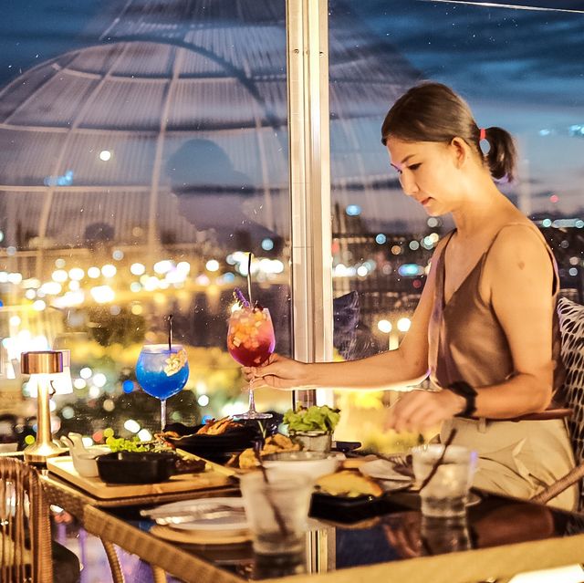 ร้านสวย วิวพาโนแบบจึ้งๆที่พัทยา🍹🥂