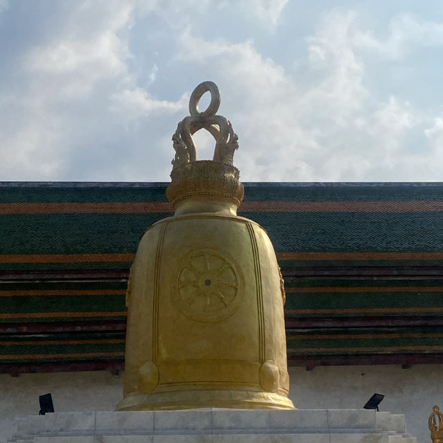 เที่ยววัดริมแม่น้ำเจ้าพระยา วัดระฆัง🔔