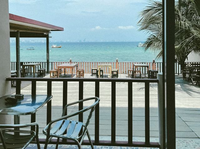 ห้องพักติดทะเล " ซันไชน์ รีสอร์ท เกาะล้าน "