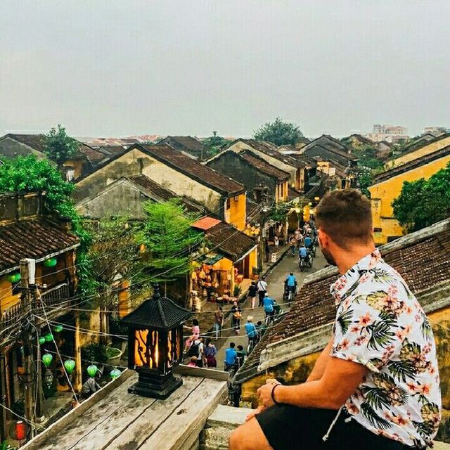 The yellow, ancient city of Hoi An