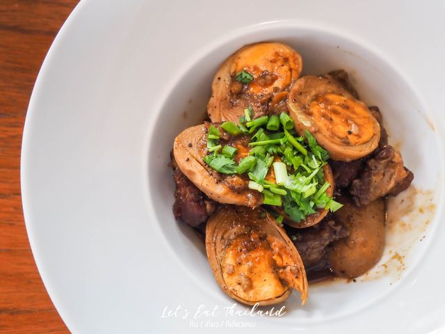 บ้านคุณหญิง (Chez Khun Ying) บ่อผุด